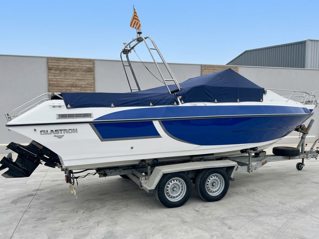 glastron futura 215 ssv