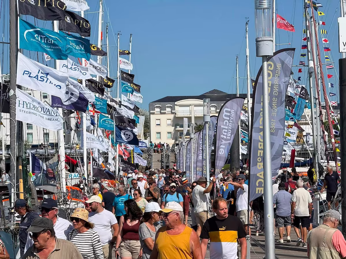 La Golden Globe Race 2026 quitte Les Sables-d’Olonne et affronte ses premiers défis dans le... - Actualités nautiques - Actualité nautique