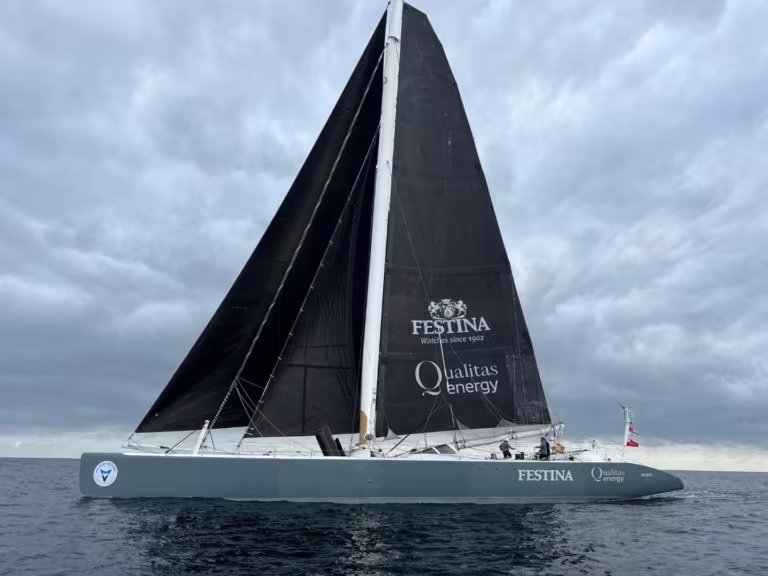 Arranca «La Vuelta a España» del Maxicat Victoria de Alex Pella - Regatas - Actualidad náutica